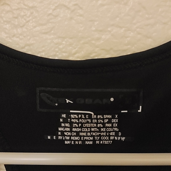 TEK Gear Women's Black Tank Top Size Medium - Picture 3 of 3
